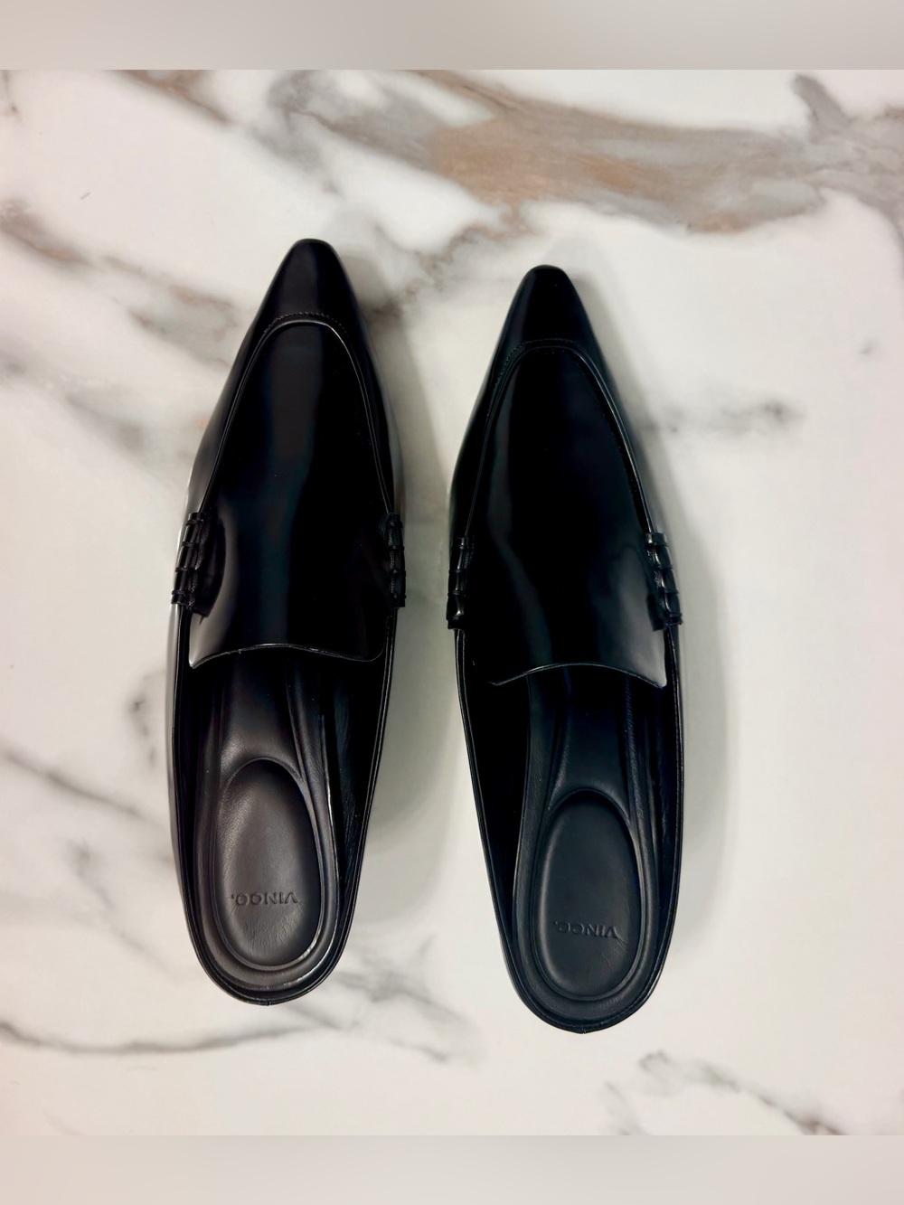 Vince Samy Pointed Toe Kitten Heel
Loafer Mule In Ganache EUC Size40 / US9 Black - Picture 3 of 12